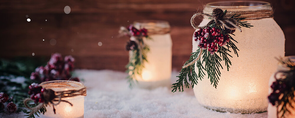 Mason jar lanterns for Christmas decor idea