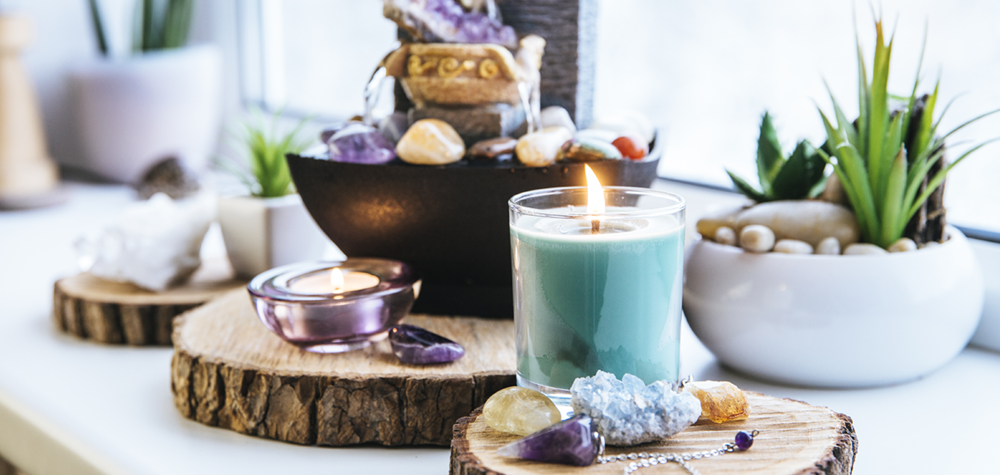 Plants and candles for Feng Shui design