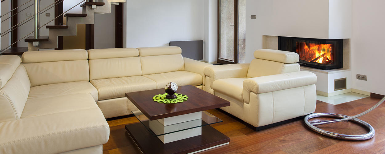 U-shaped living room seating arrangement