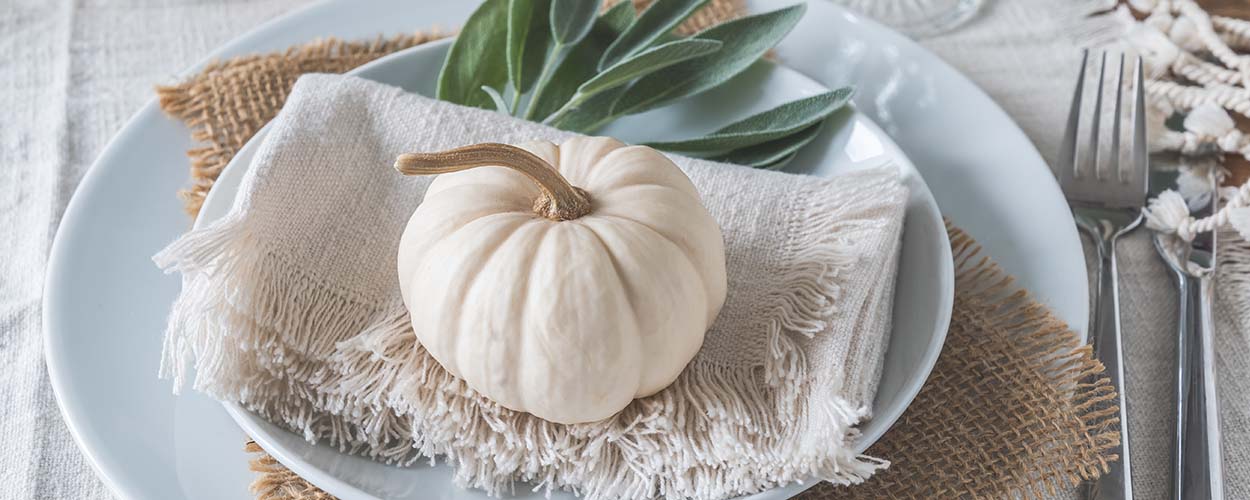  Mini pumpkin place setting